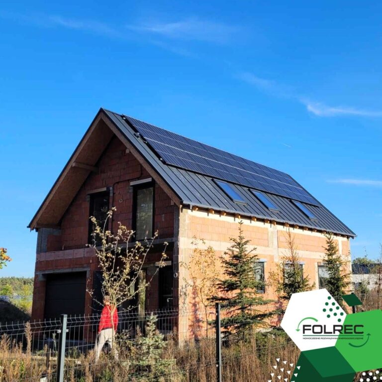 fotowoltaika na dachu domu panele słoneczne darmowa energia
